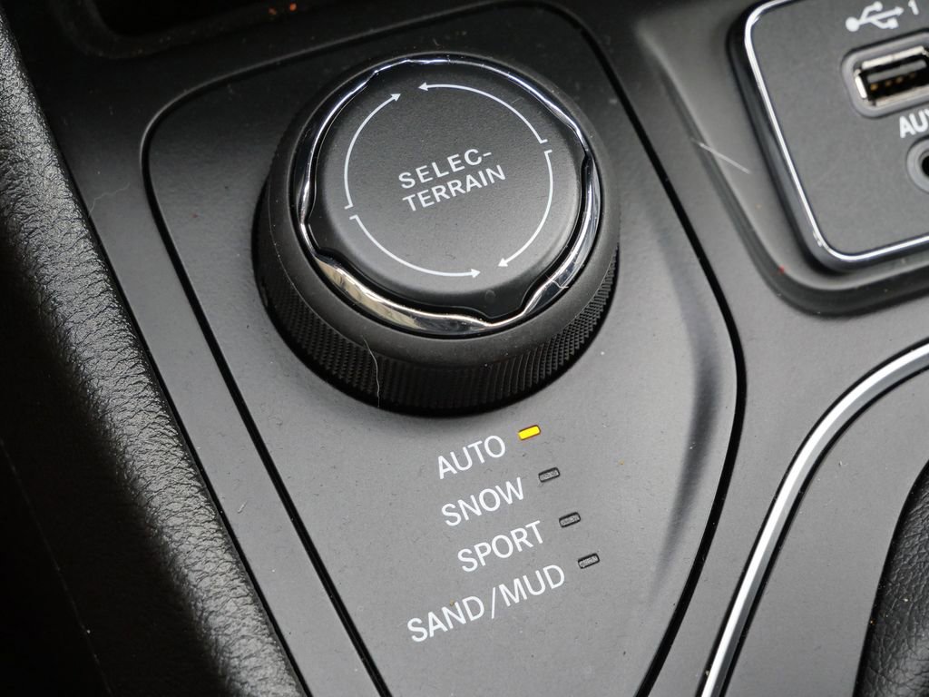 Used 2021 Jeep Cherokee Latitude Lux image 43