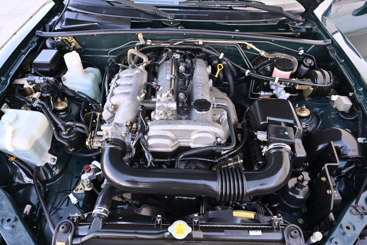Used 2002 MAZDA MX-5 Miata RWD image 43