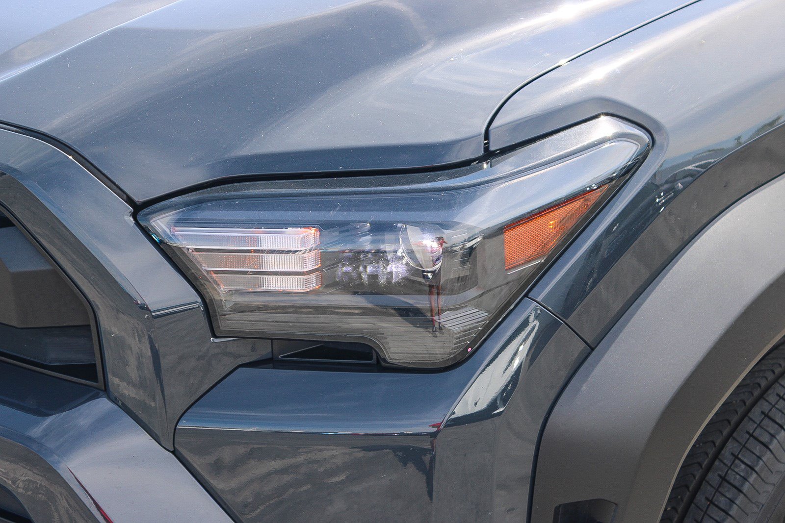 Used 2025 Toyota 4Runner SR5 AWD/4WD image 5