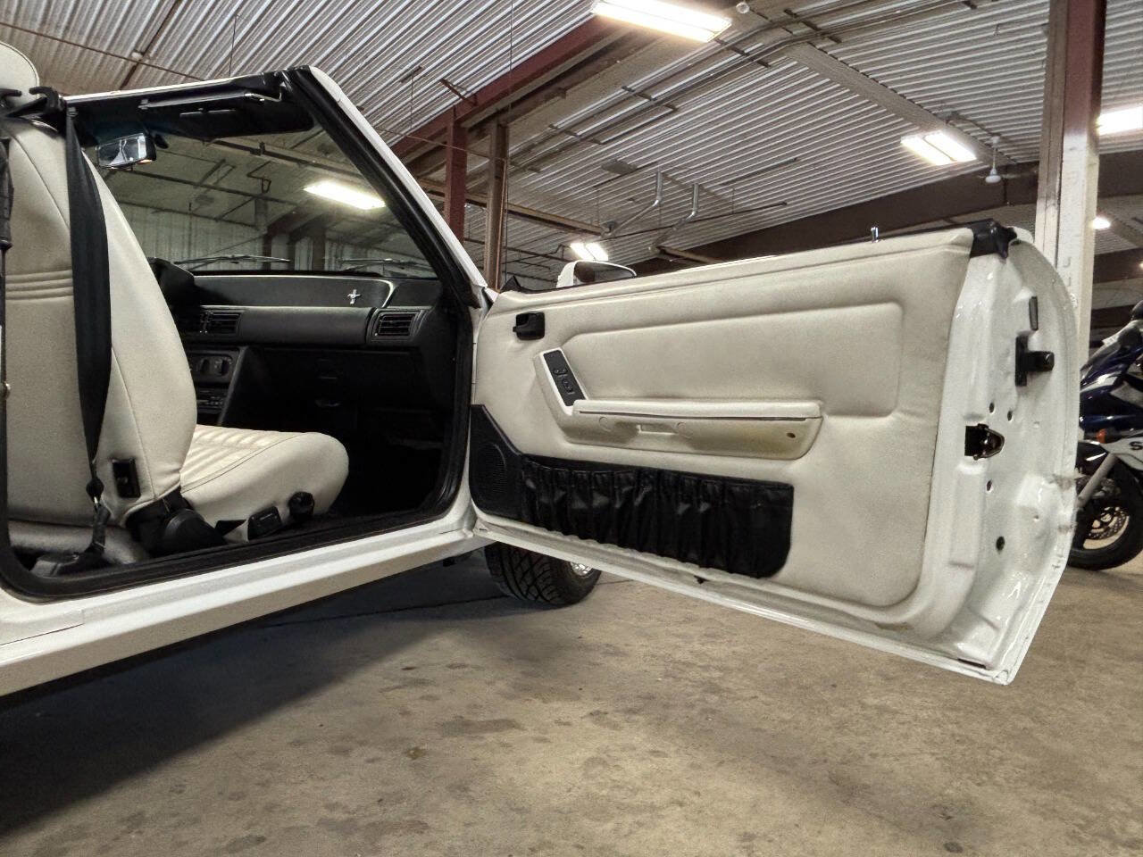 Used 1993 Ford Mustang LX RWD image 25