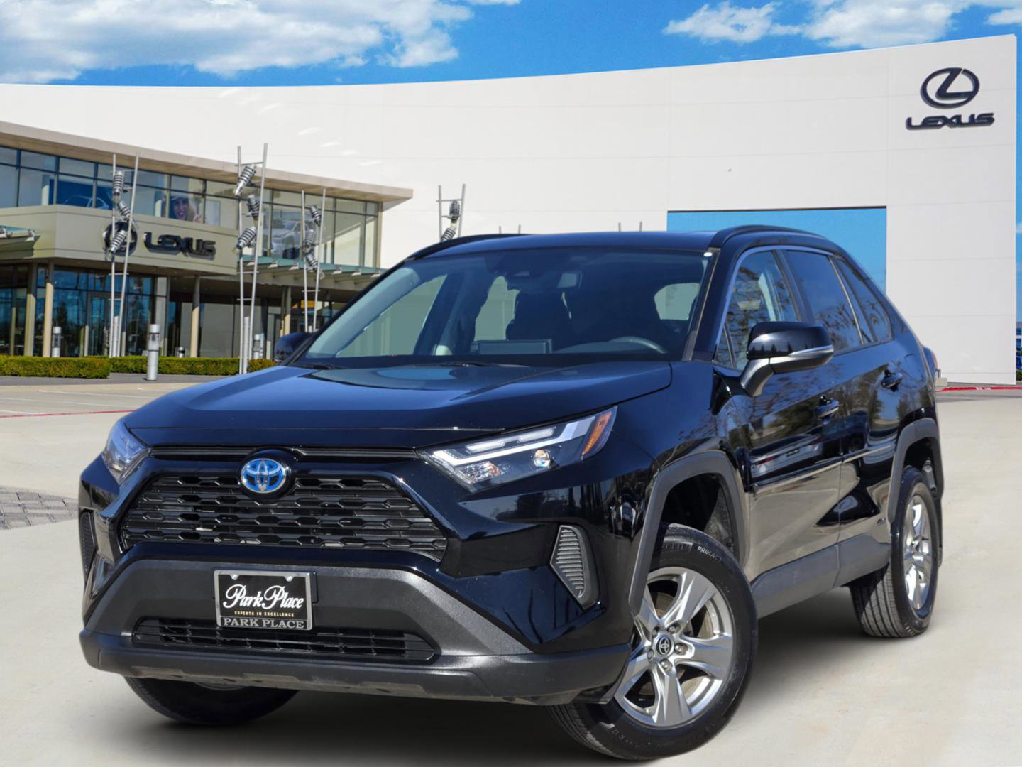 Used 2024 Toyota RAV4 XLE w/ Convenience Package image 1