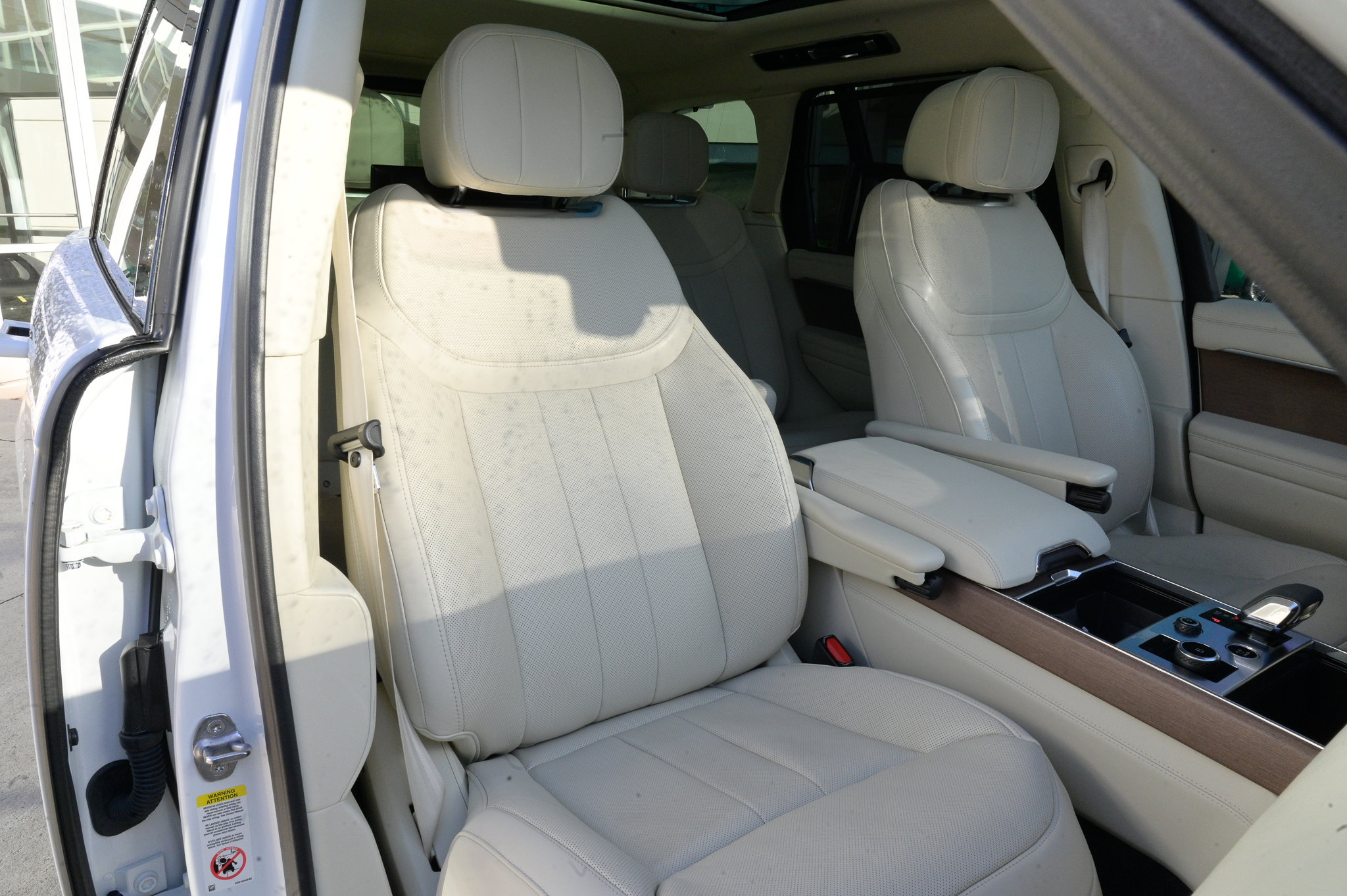 Used 2023 Land Rover Range Rover Autobiography image 57