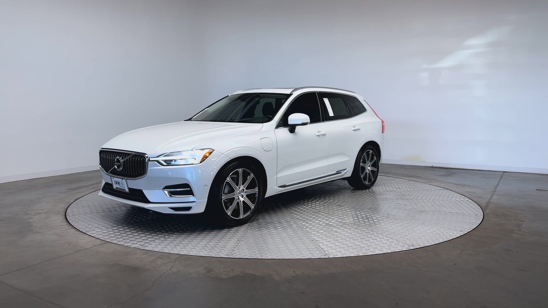 Used 2021 Volvo XC60 T8 Inscription w/ Advanced Package image 4