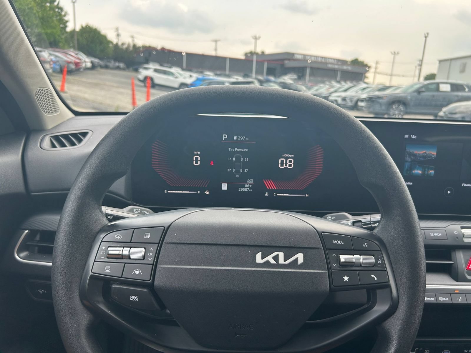 Used 2025 Kia K4 FWD image 29