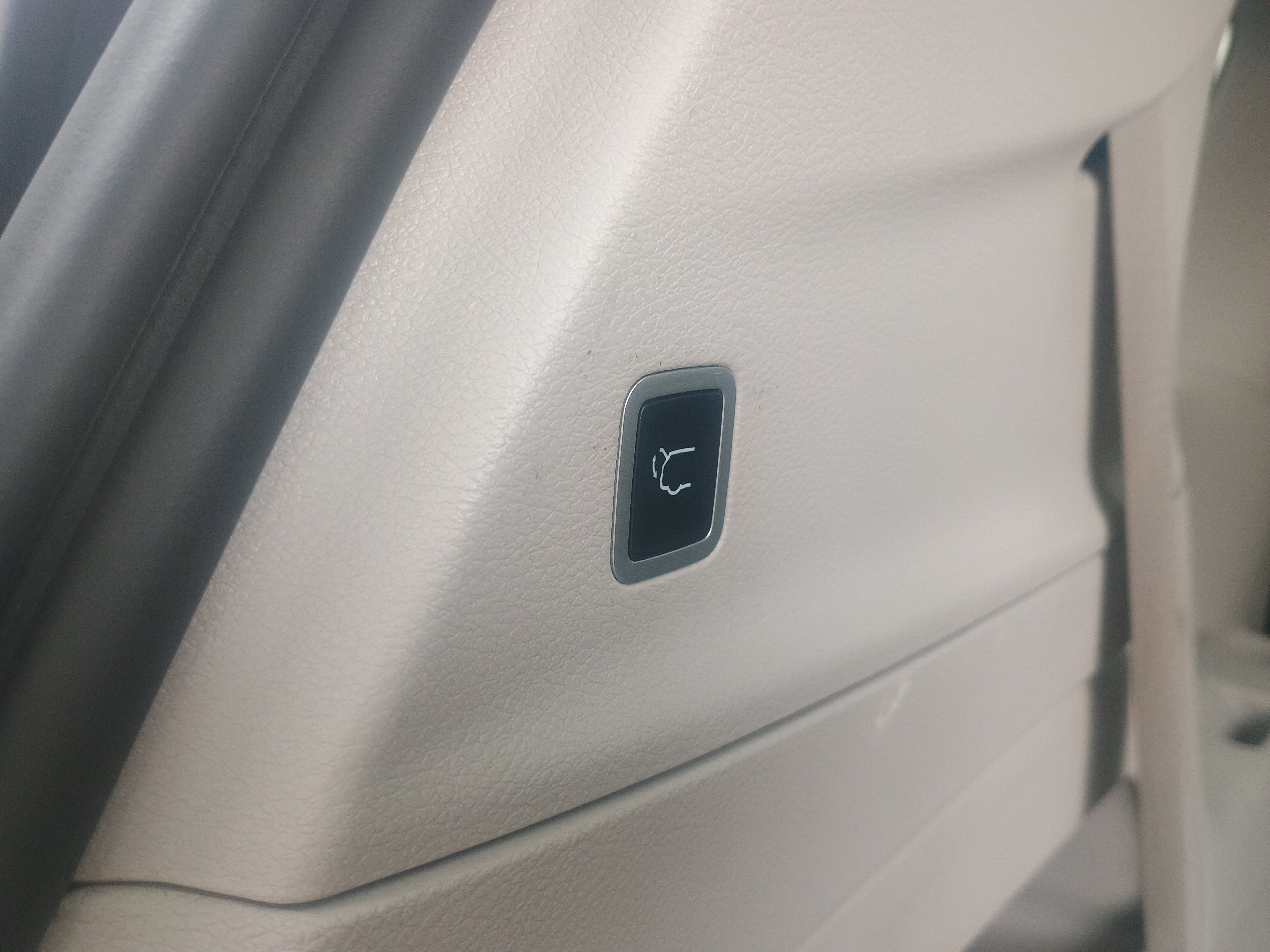 Used 2024 Chrysler Pacifica Touring-L image 12