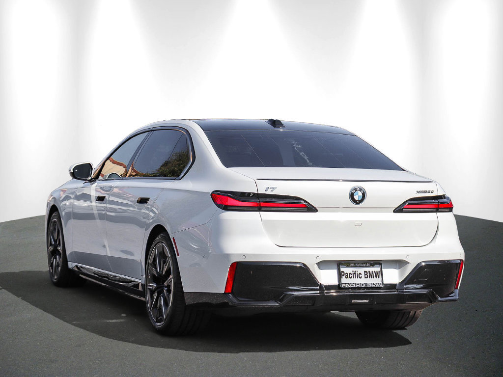 Certified 2023 BMW i7 xDrive60 AWD/4WD image 4