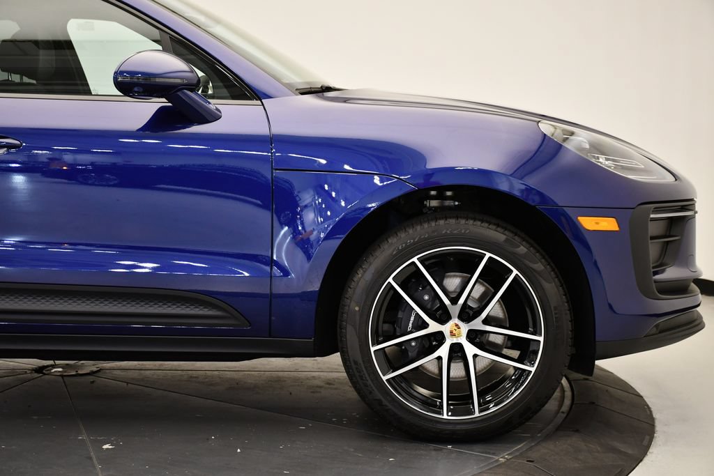Certified 2026 Porsche Macan AWD/4WD image 12