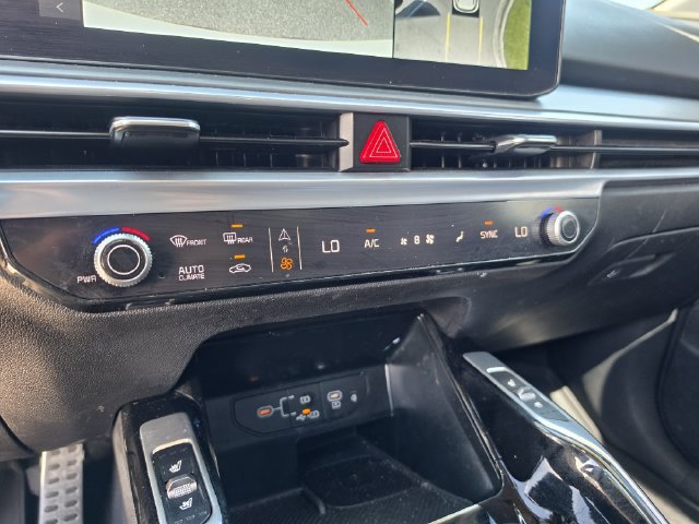 Certified 2024 Kia Sorento SX AWD/4WD image 28