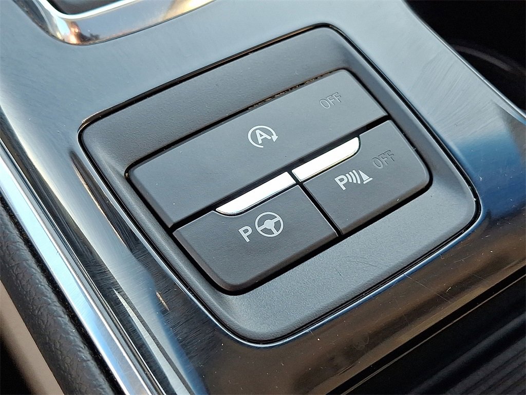 Used 2019 Ford Edge Titanium w/ Equipment Group 301A image 29