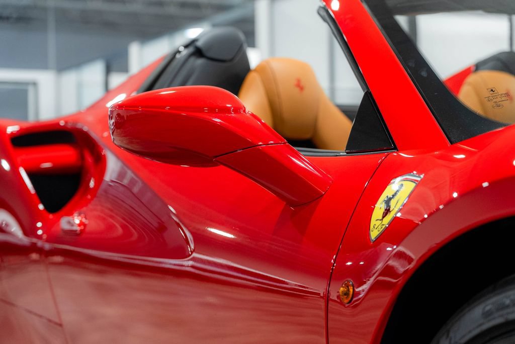 Used 2018 Ferrari 488 Spider RWD image 11