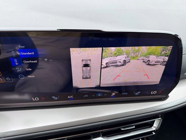New 2027 Chevrolet Traverse LT w/ Driver Confidence Package FWD image 29