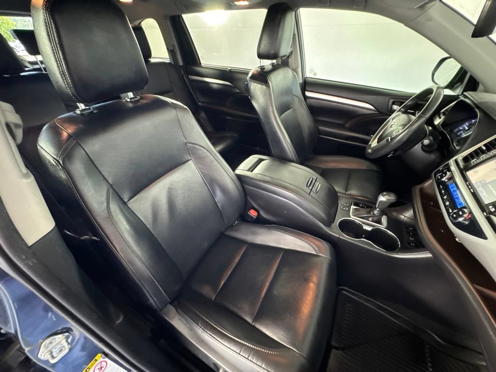 Used 2019 Toyota Highlander XLE AWD/4WD image 46