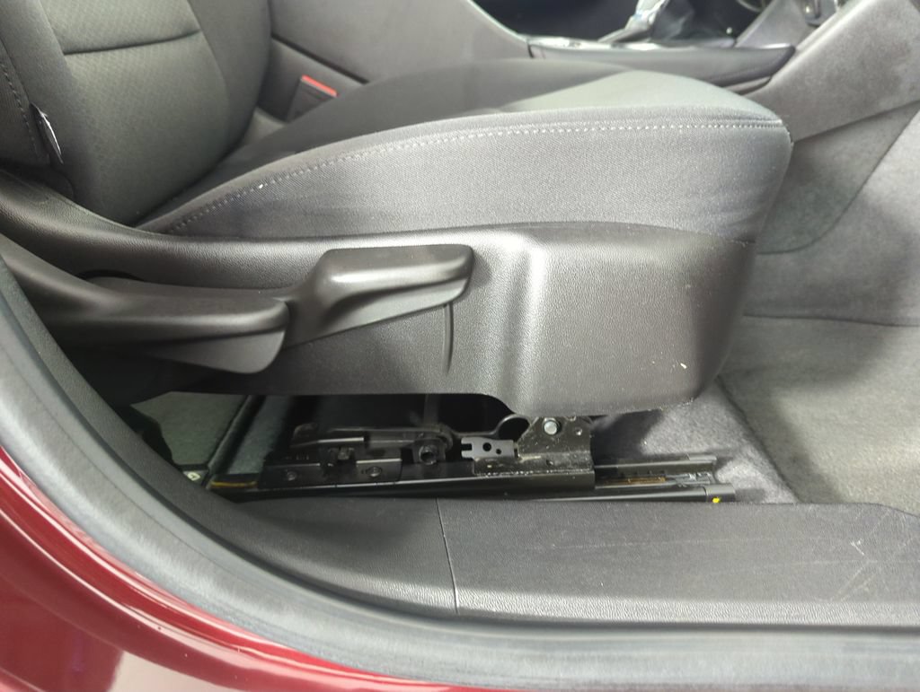 Used 2016 Chevrolet Malibu LT FWD image 35