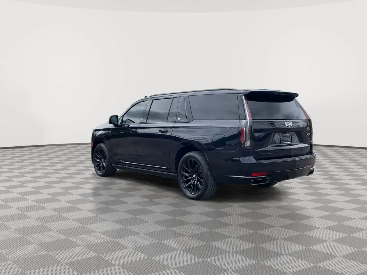 Used 2024 Cadillac Escalade ESV Sport Platinum w/ LPO, ONYX Package AWD/4WD image 6