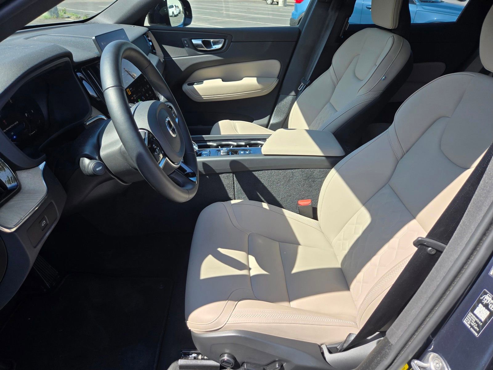 Used 2026 Volvo XC60 B5 Plus w/ Protection Package Premier AWD/4WD image 13