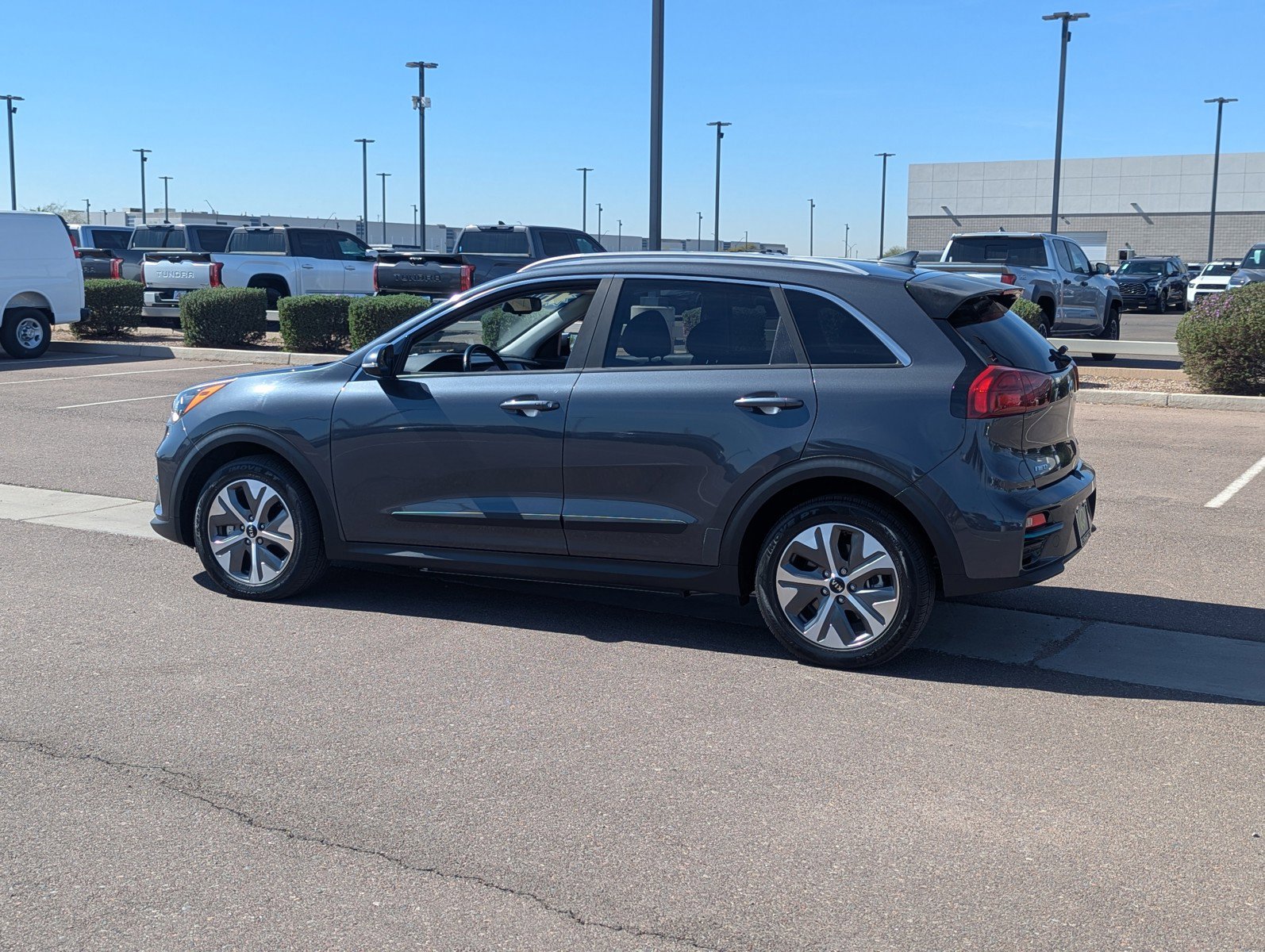 Used 2020 Kia Niro EX Premium image 3
