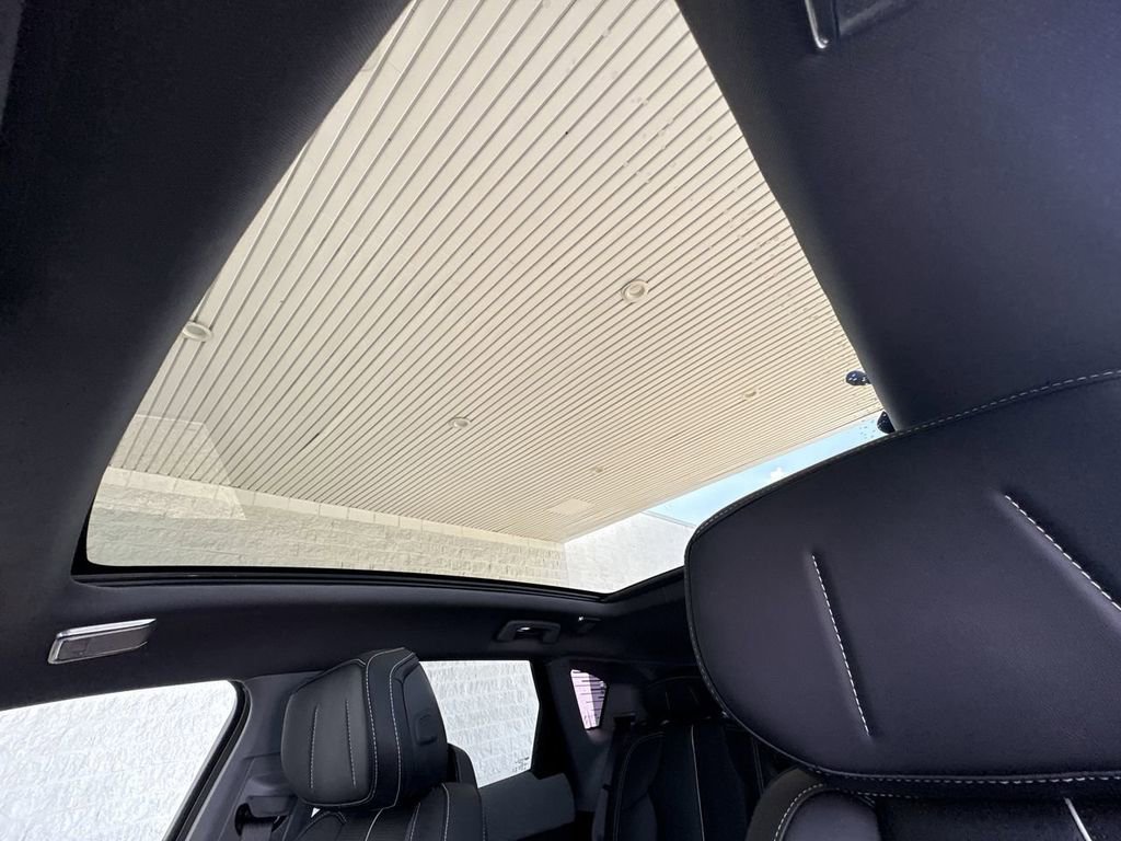 Certified 2025 Cadillac Optiq Luxury 2 w/ LPO, Floor Liner Package image 18
