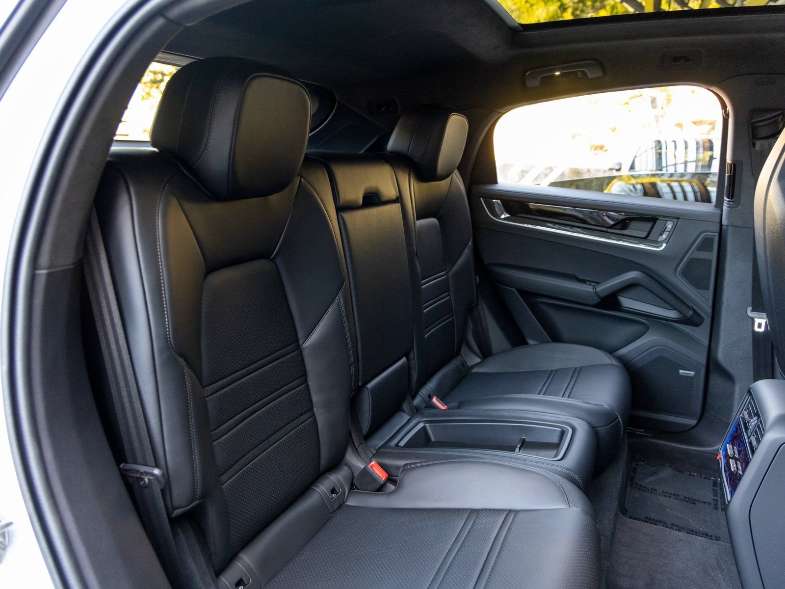 New 2025 Porsche Cayenne Turbo AWD/4WD image 51