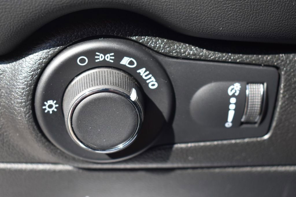 Used 2025 Dodge Durango GT AWD/4WD image 25