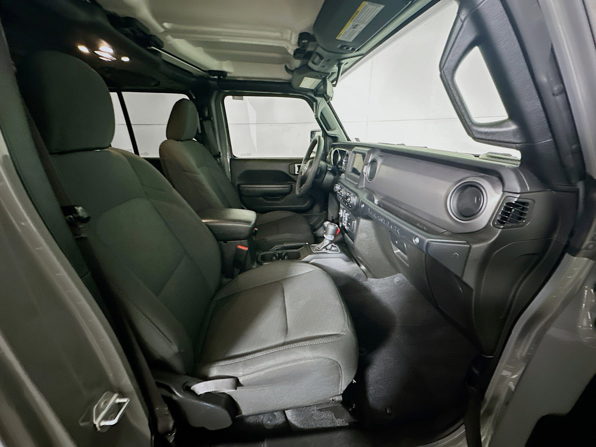 Used 2023 Jeep Wrangler Unlimited image 31