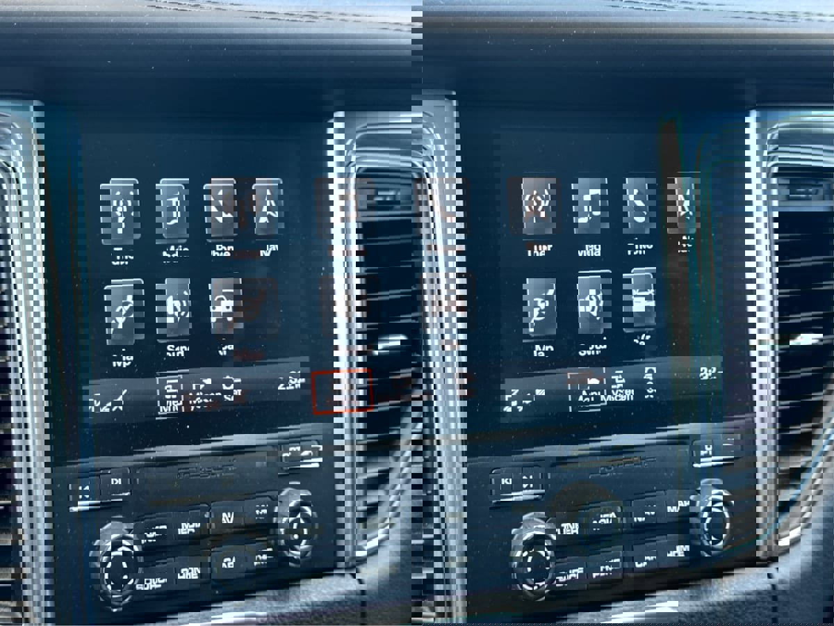 Used 2018 Porsche Macan GTS w/ Premium Package Plus image 42