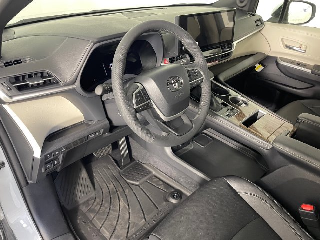 New 2026 Toyota Sienna Limited AWD/4WD image 3