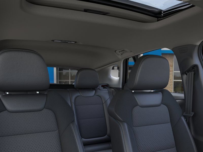 New 2026 Chevrolet Trax LT w/ Sunroof Package FWD image 24