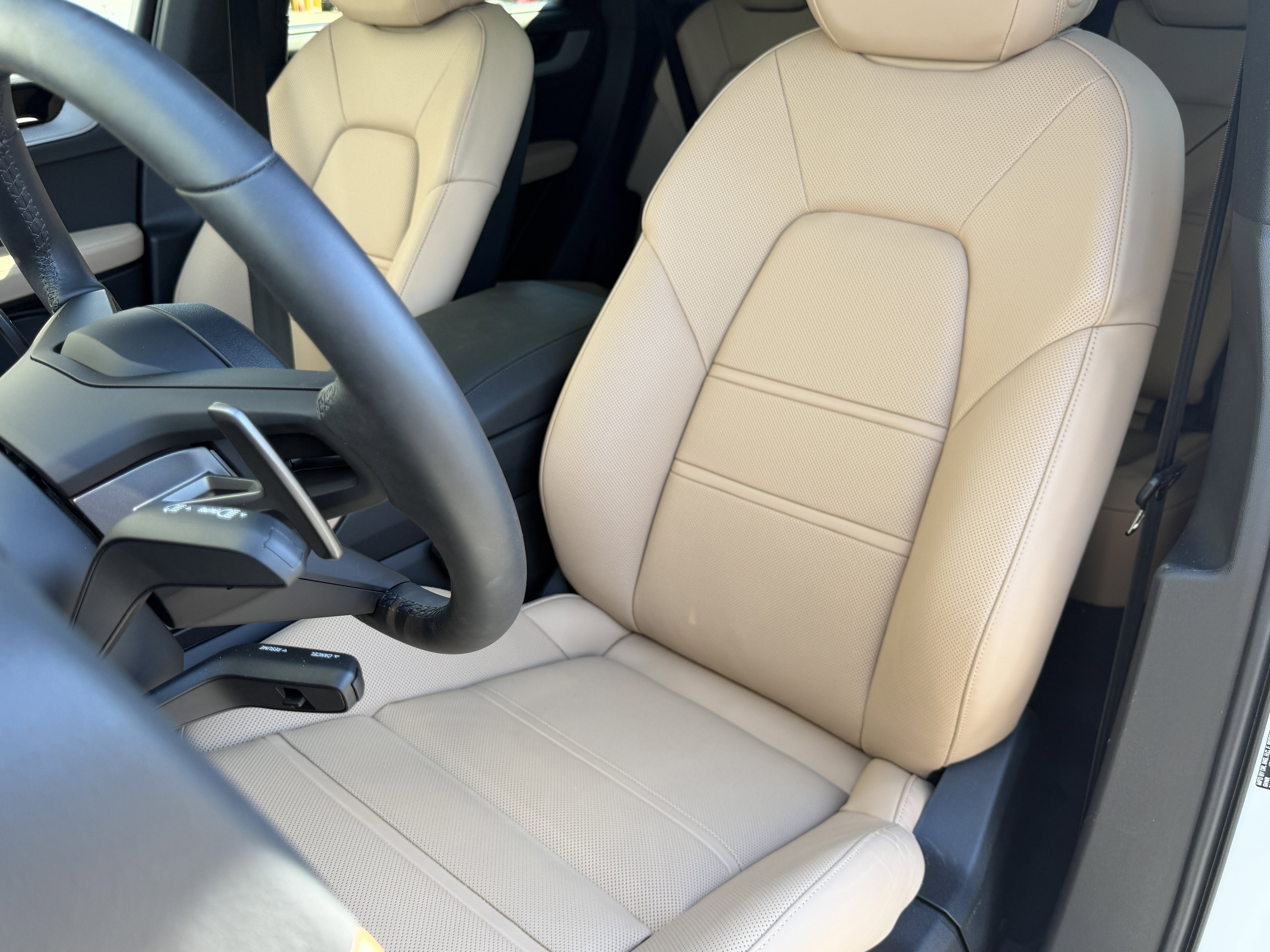 Certified 2026 Porsche Cayenne Coupe image 5