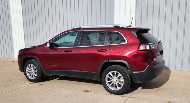Used 2019 Jeep Cherokee Latitude w/ Cold Weather Group image 8