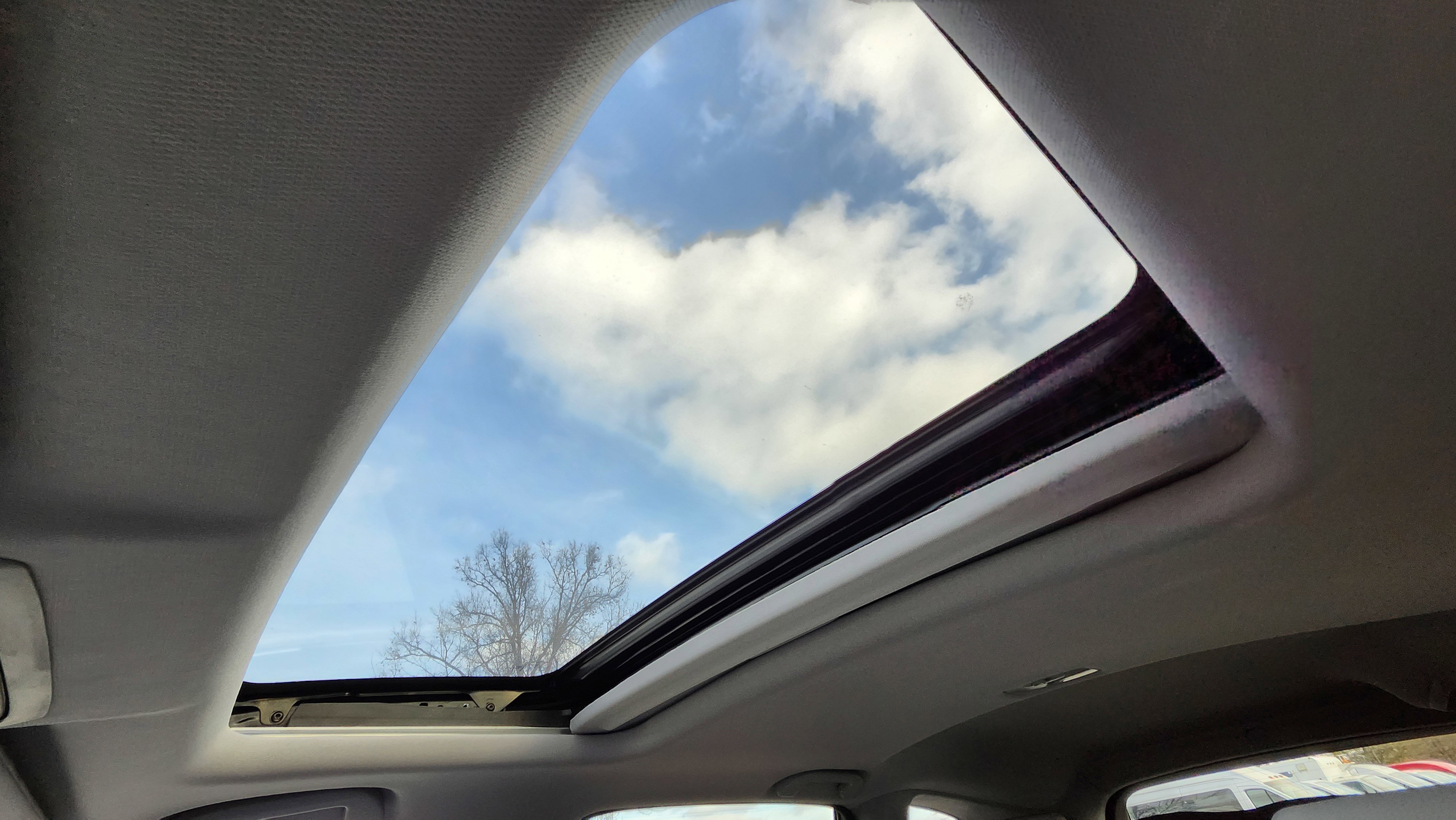 Used 2017 Honda CR-V EX-L image 2