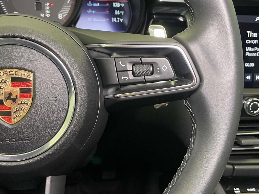 Certified 2025 Porsche Macan AWD/4WD image 41