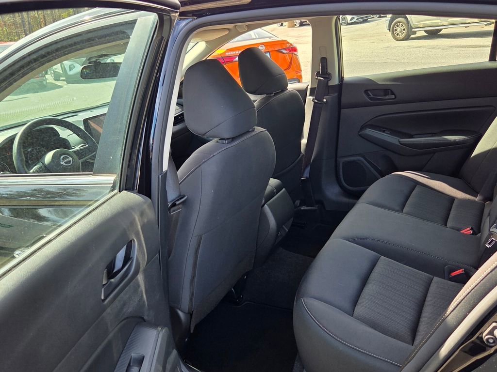 Used 2024 Nissan Altima 2.5 SV image 7