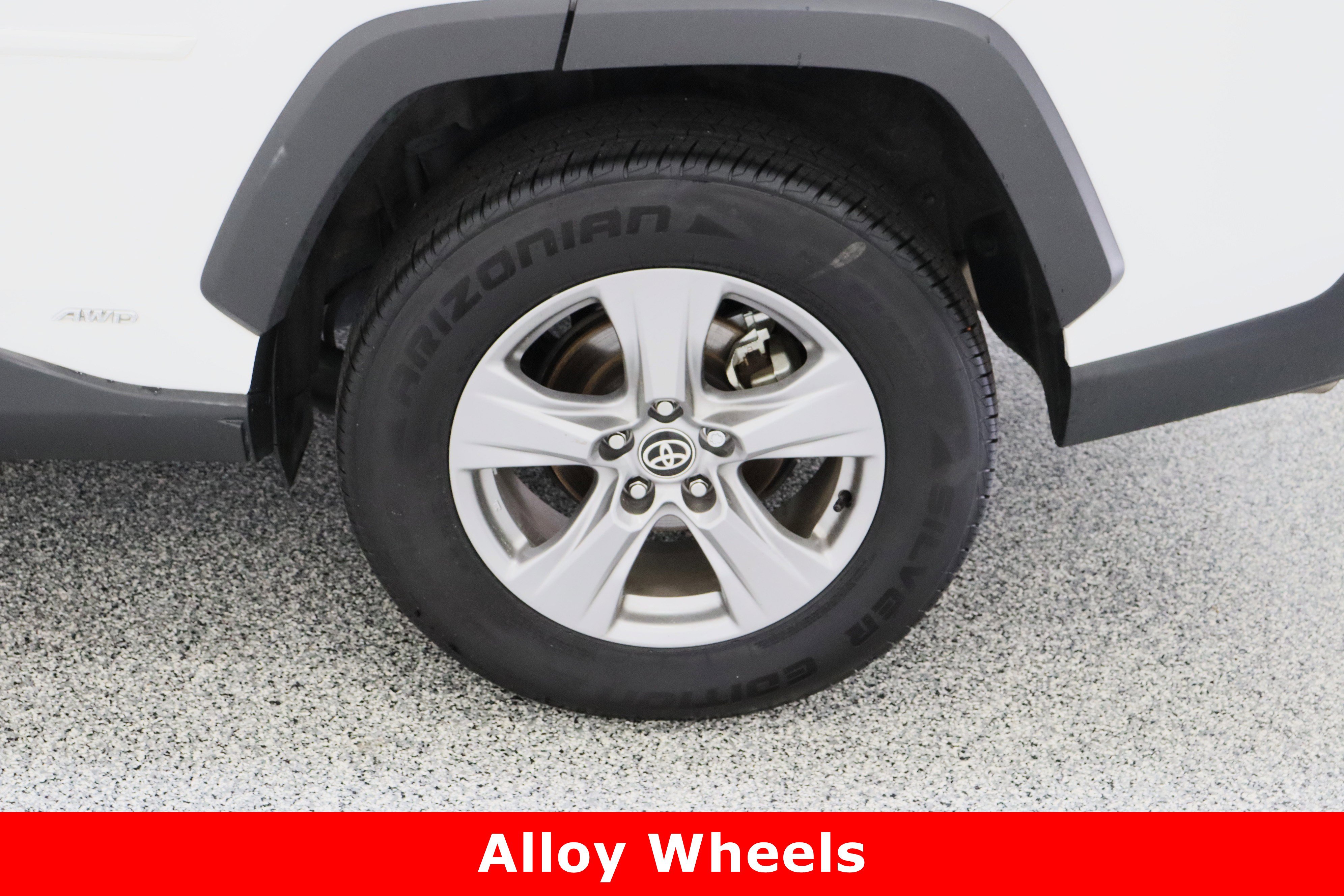 Used 2024 Toyota RAV4 LE AWD/4WD image 10