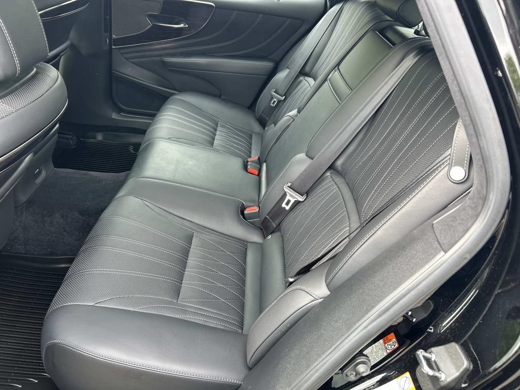 Used 2023 Lexus LS 500 AWD w/ Interior Upgrade Package image 19
