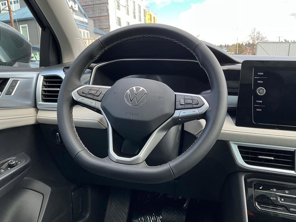 New 2026 Volkswagen Taos SE AWD/4WD image 21