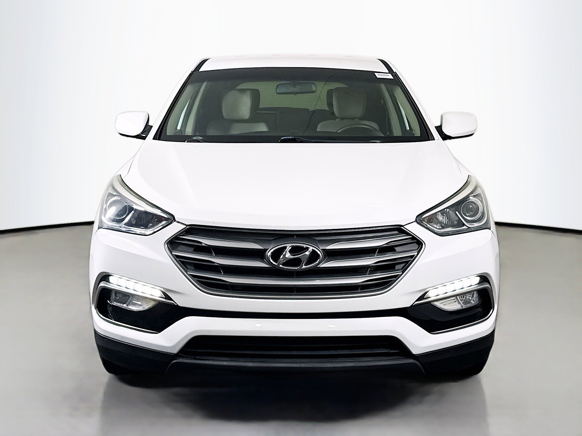 Used 2017 Hyundai Santa Fe Sport image 2