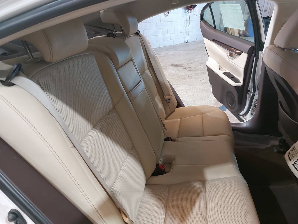 Used 2016 Lexus ES 350 w/ Premium Package w/Wood Trim FWD image 12