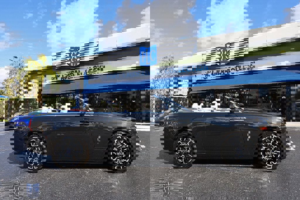 Used 2017 Rolls-Royce Dawn Convertible image 2