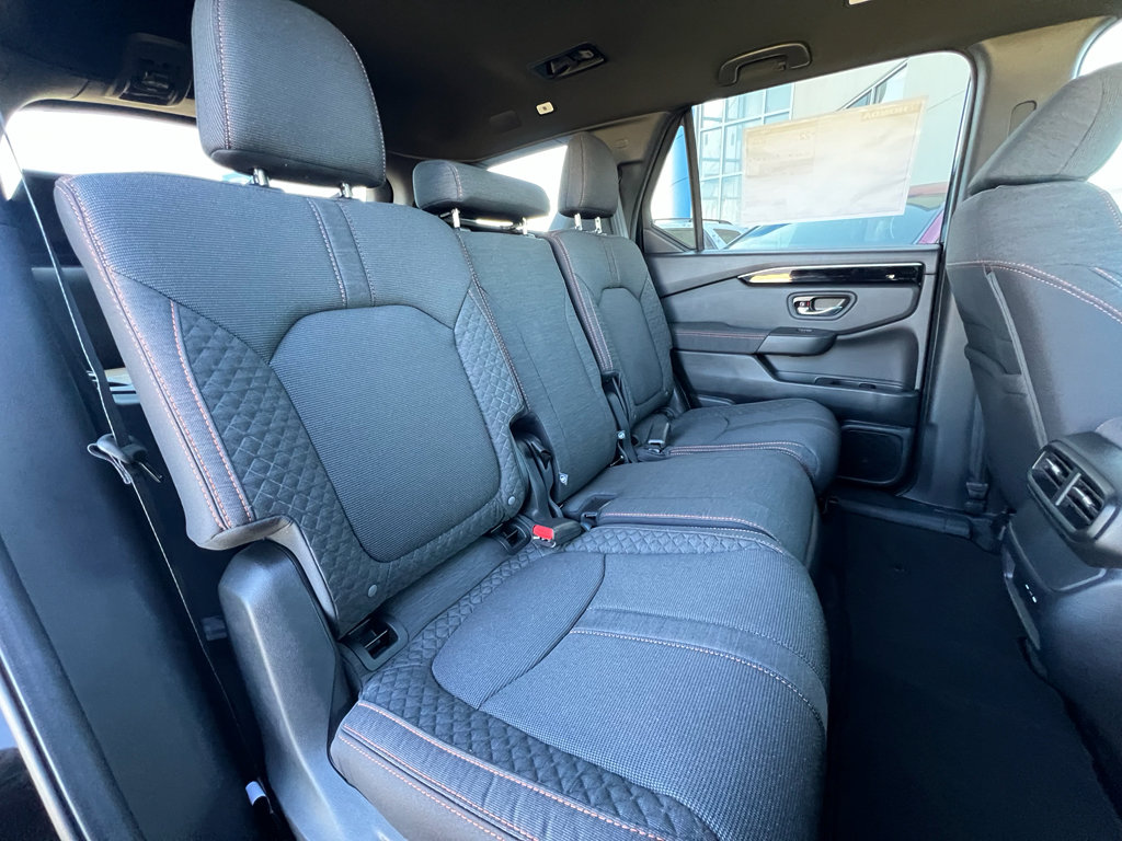 New 2025 Honda Pilot Sport image 18