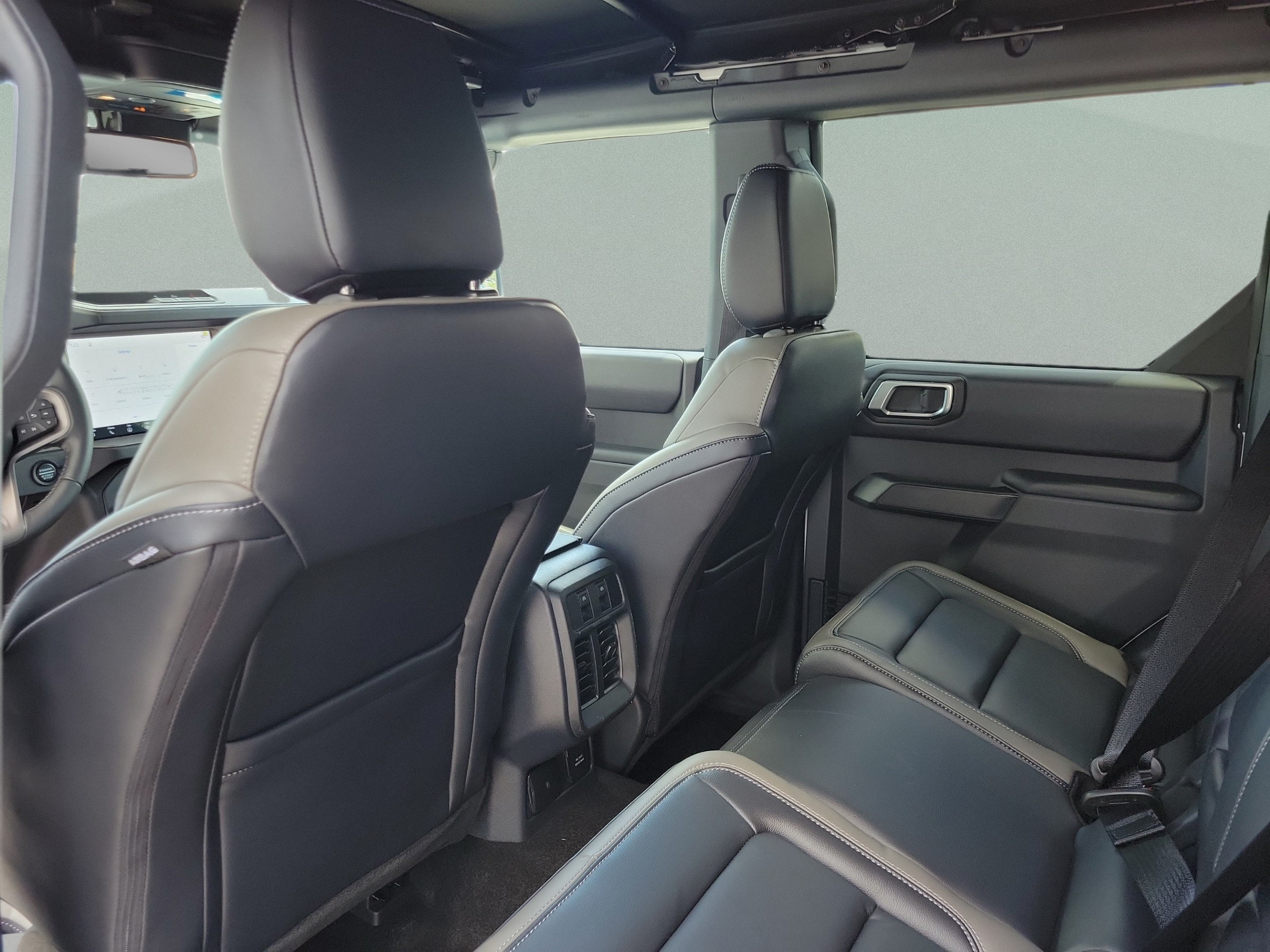 New 2026 Ford Bronco Outer Banks AWD/4WD image 12