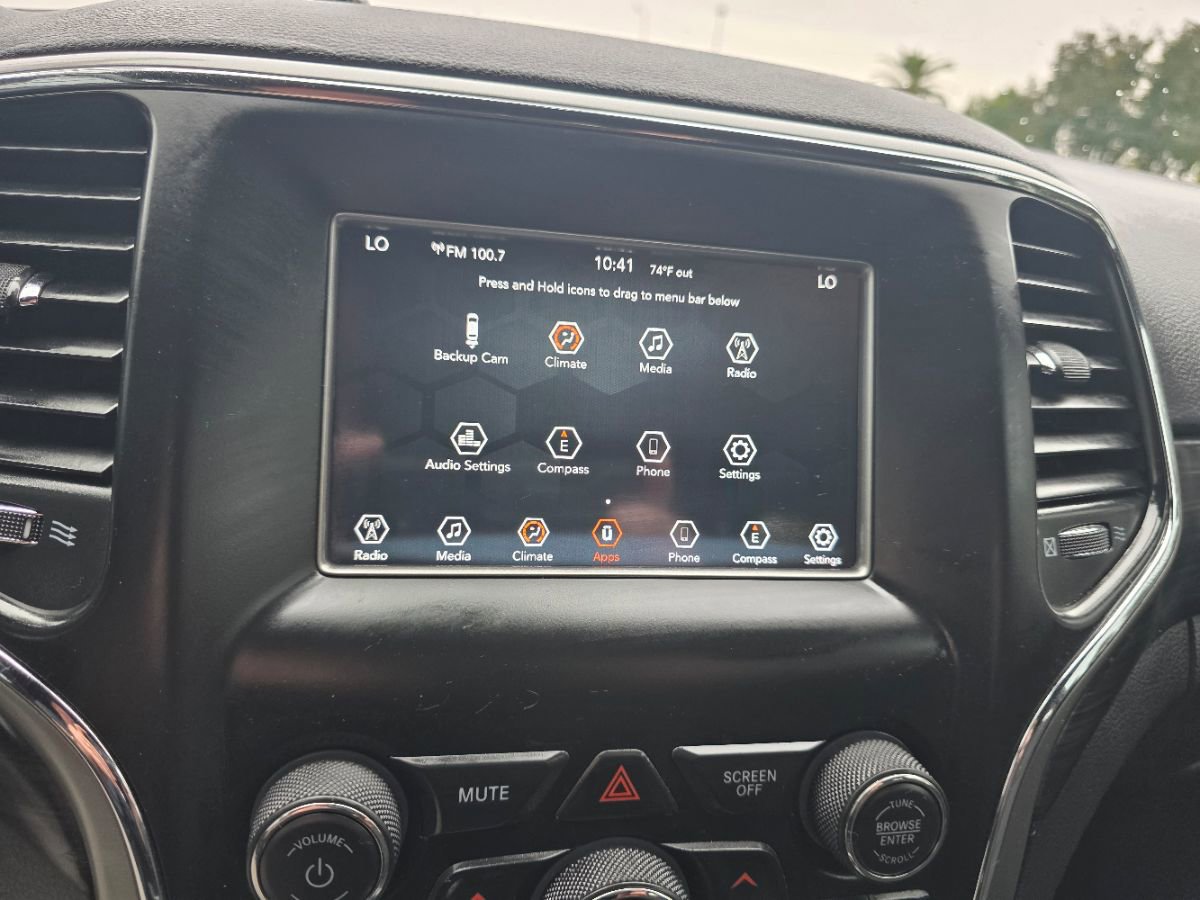 Used 2020 Jeep Grand Cherokee Laredo image 36