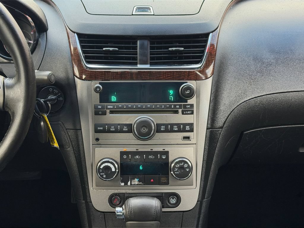 Used 2010 Chevrolet Malibu LTZ FWD image 19