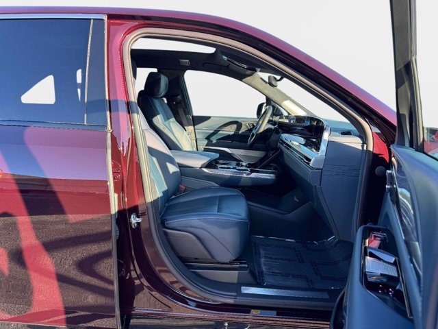 Certified 2025 Cadillac Escalade IQ Luxury 2 w/ LPO, Premium Carpet Package AWD/4WD image 19