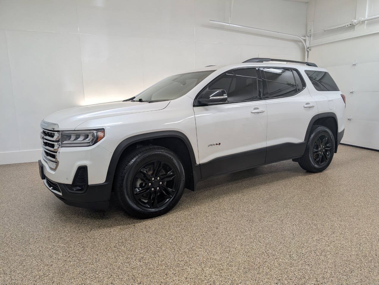 Used 2020 GMC Acadia AT4 w/ GMC Pro Grade Package AWD/4WD image 1