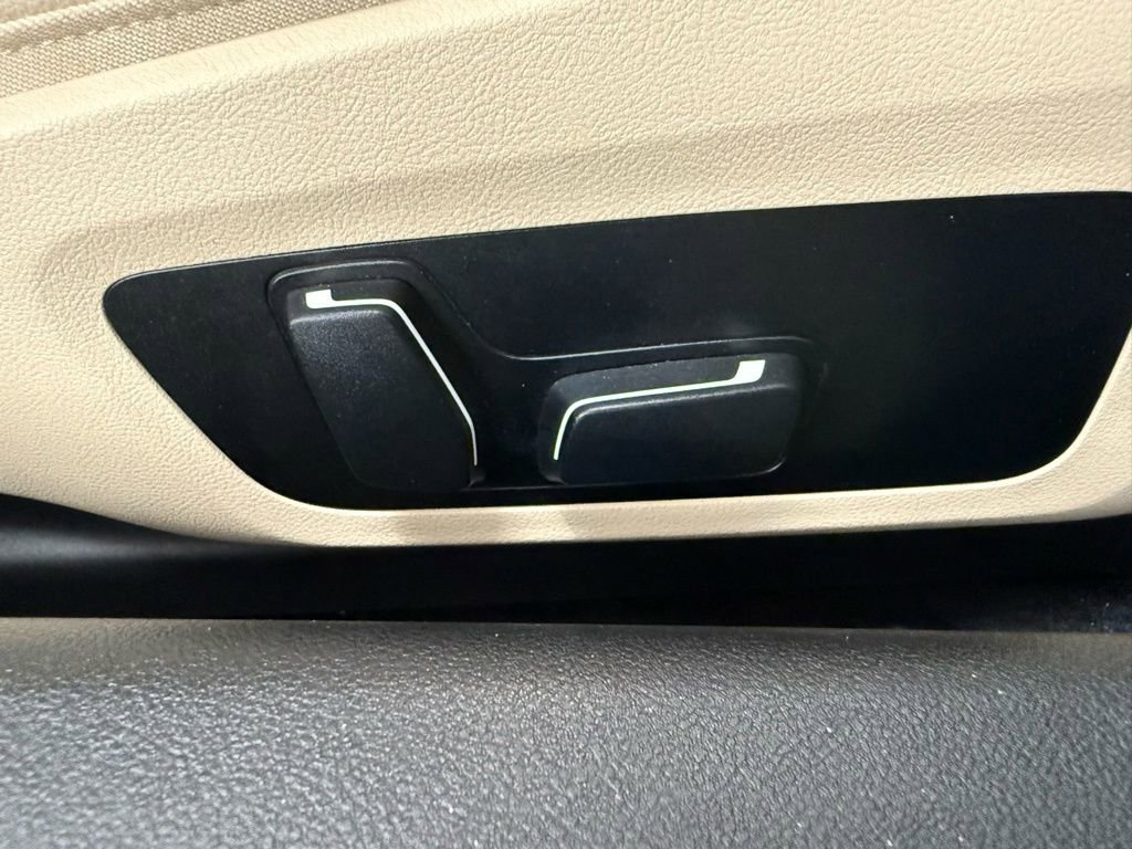 Used 2024 BMW 230i Coupe w/ Convenience Package image 33