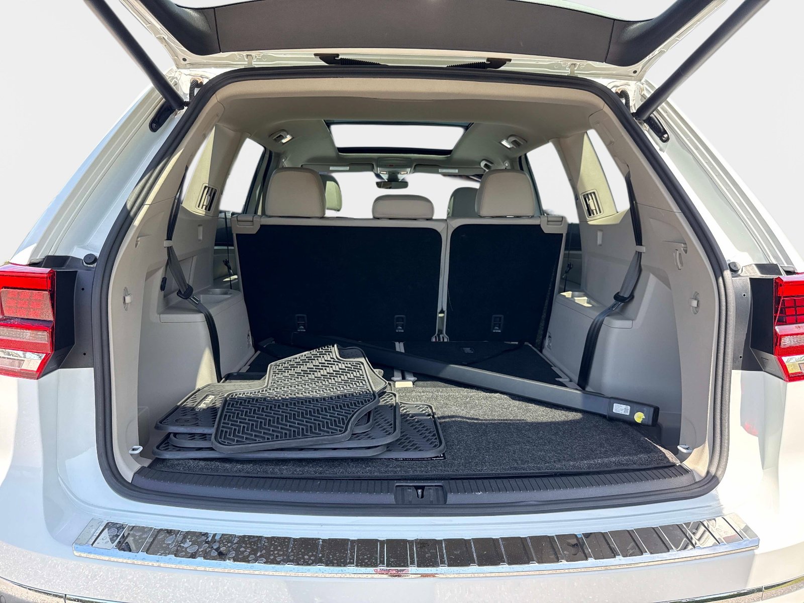 Used 2018 Volkswagen Atlas SEL Premium AWD/4WD image 9