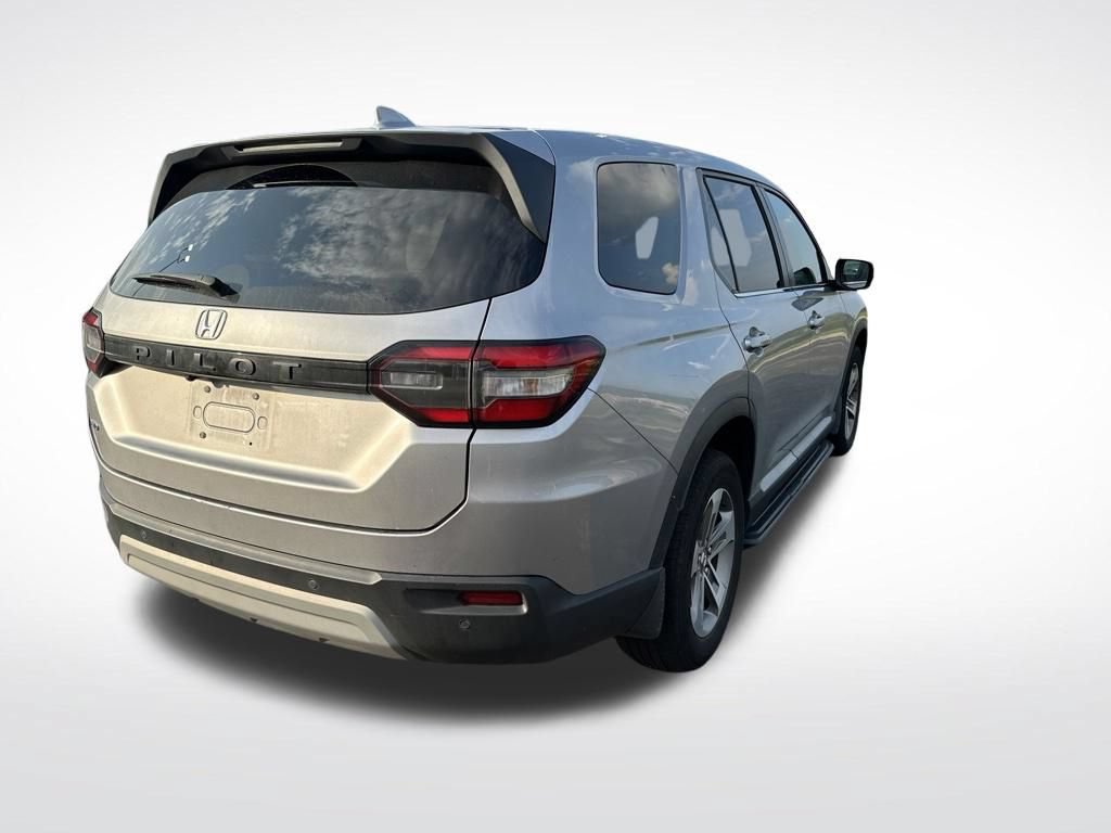 Used 2025 Honda Pilot EX-L image 8