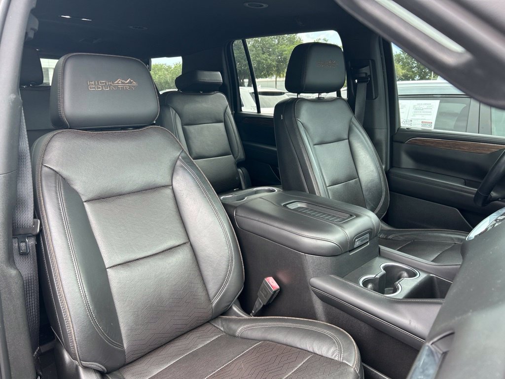 Used 2021 Chevrolet Suburban High Country RWD image 43