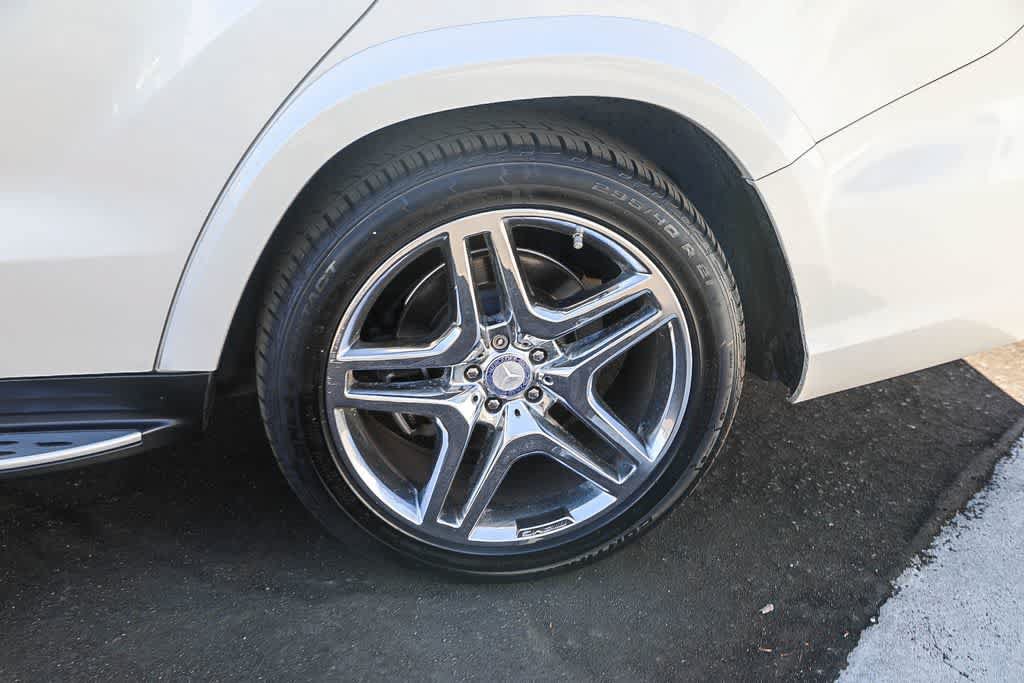 Used 2014 Mercedes-Benz GL 550 4MATIC image 9
