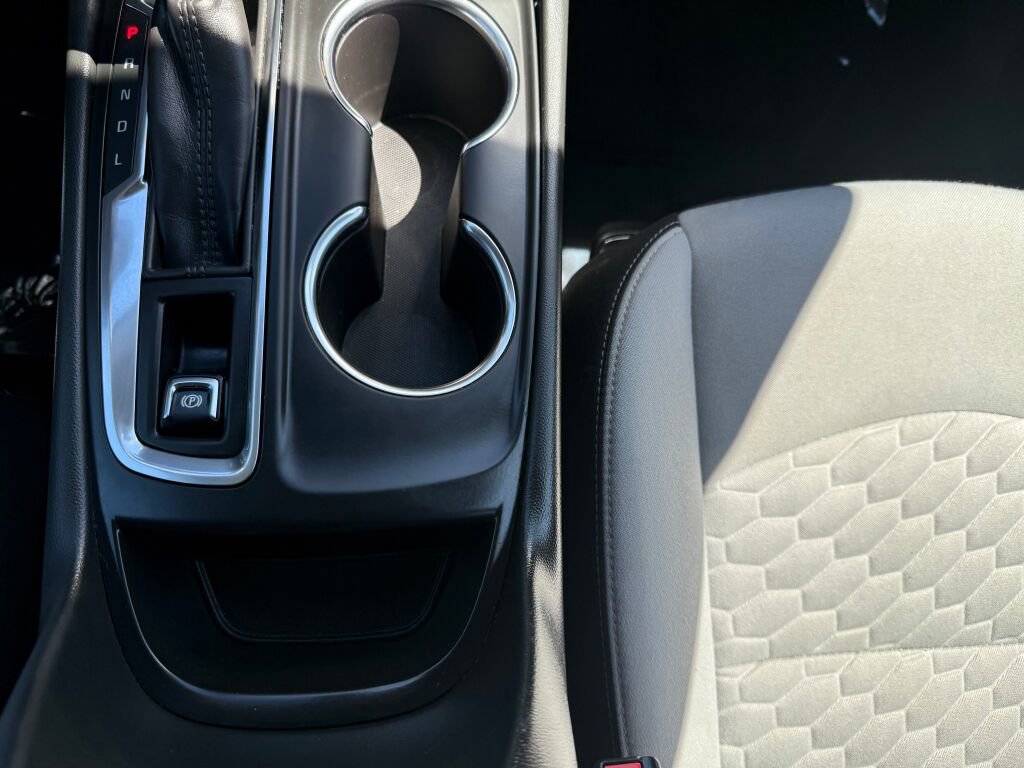 Used 2021 Chevrolet Equinox LS FWD image 21